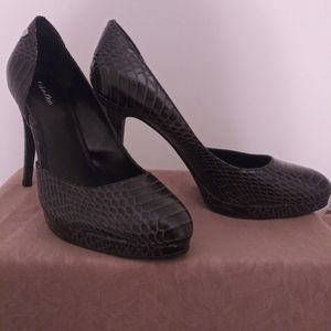 Women's high heel shoe